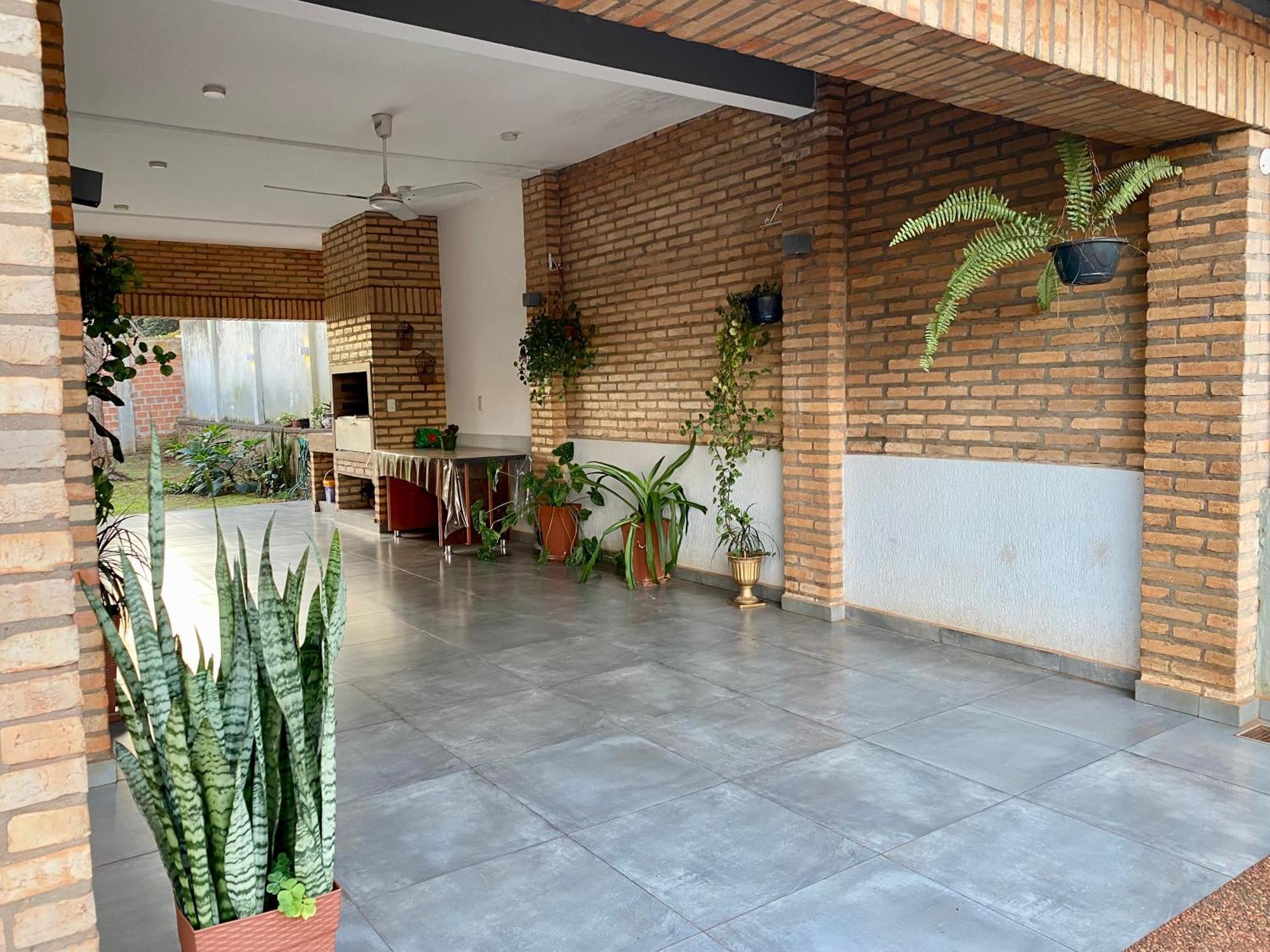 Moderna Y Unica Casa Independiente Con Jardin Y Estacionamiento Ciudad del Este Exteriér fotografie